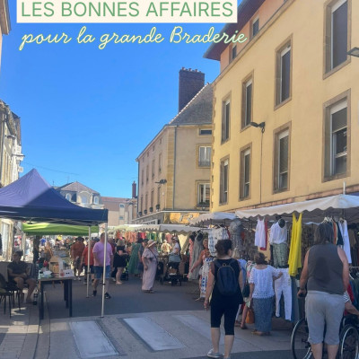 ? Grande Braderie de l'UCIA - dimanche 28 juin
Chineurs, bonnes affaires et ambiance conviviale au programme ! Les commerçants s'emparent des rues du centre-ville de 8h à 20h.
Entrée gratuite pour les visiteurs
Centre-ville de Paray-le-Monial
